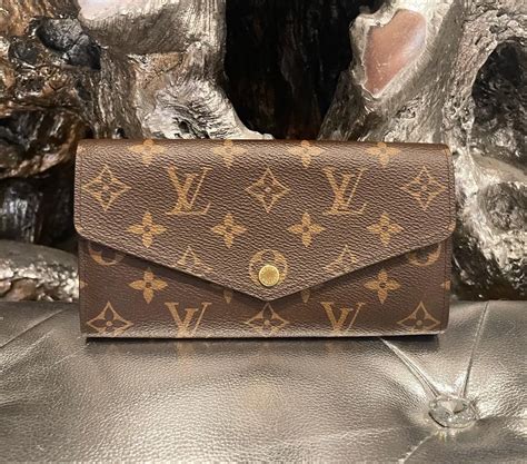 lv sarah wallet dimensions|vuitton sarah wallet.